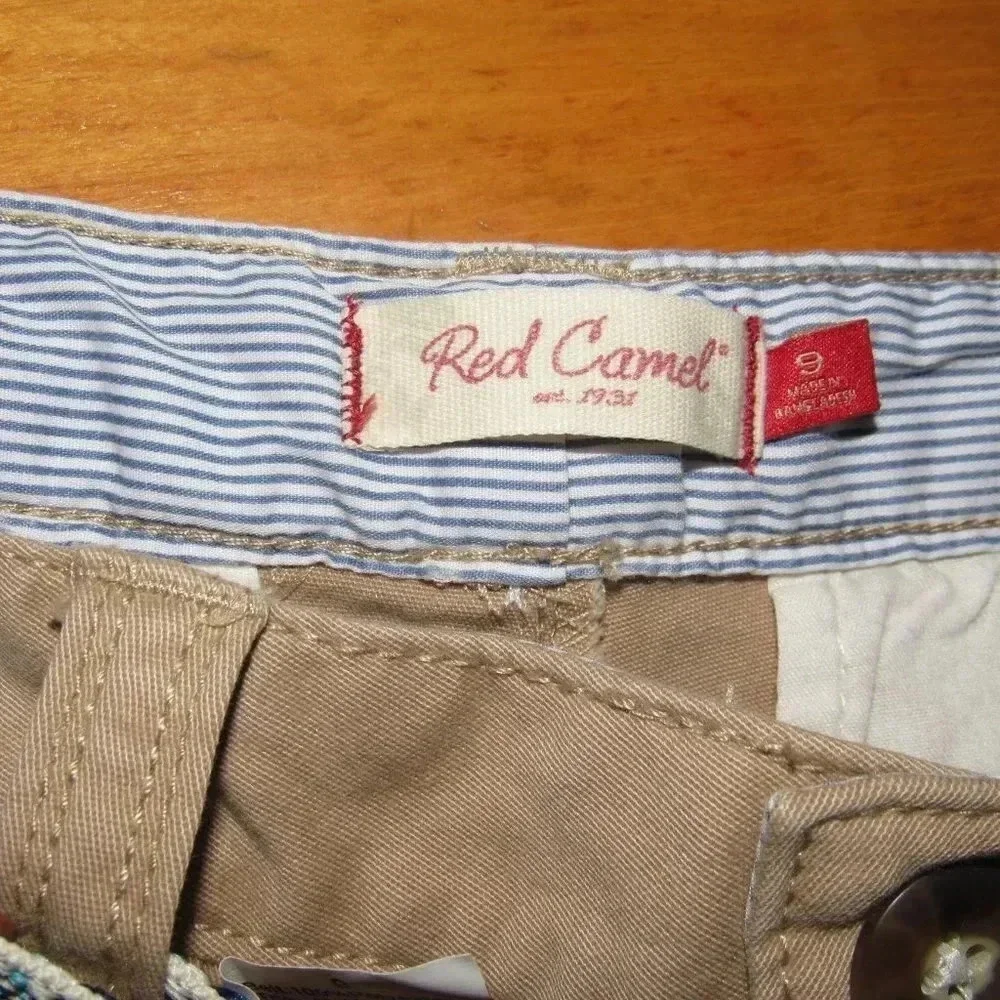 NWT RED CAMEL Khaki Belted Shorts (9” inseam) Junior Size 9
